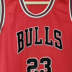 Jordan 23 BULLS Jersey ReD SIZE LARGE